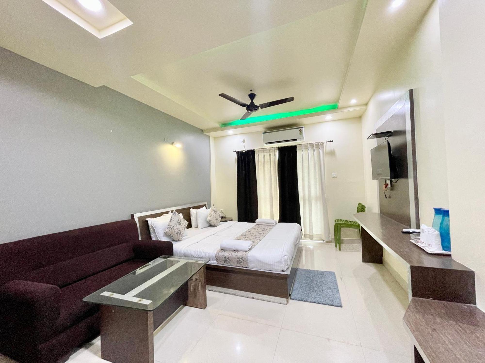 Close Puri Bagian luar foto